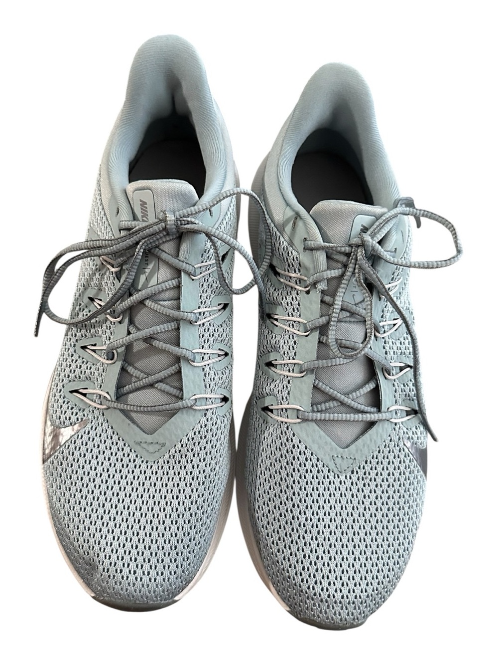 NEW Nike Quest 2 Women's Size 8.5 Aqua Blue Silver Running CI3803-300 sneaker.